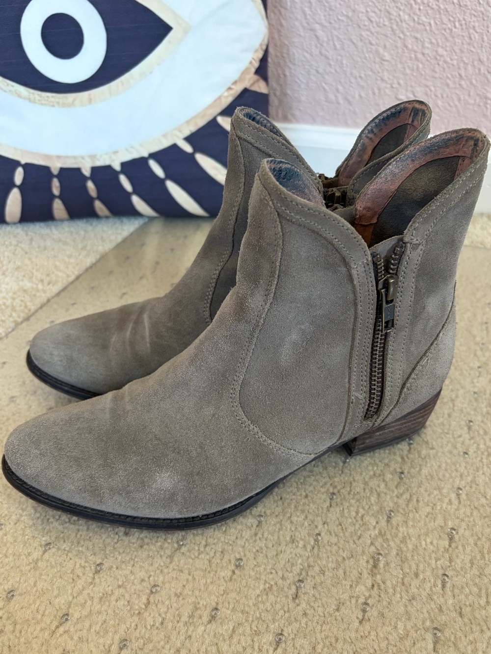 Seychelles Lucky Penny Suede Ankle Booties Grey Taupe Dual Zip Boots 8.5 38.5